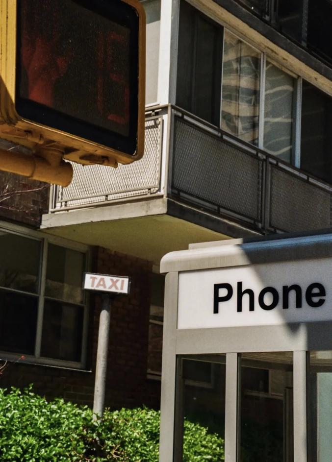 Người dân New York hoài niệm quá khứ khi bốt điện thoại công cộng cuối cùng bị tháo dỡ - Ảnh 7.