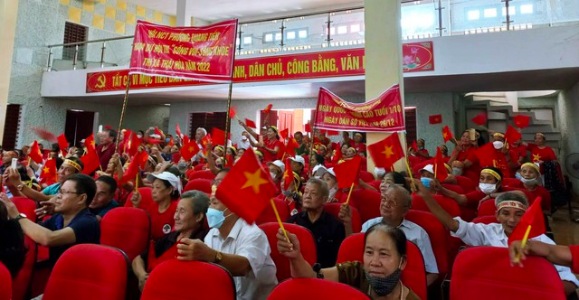 Số năm khoẻ mạnh của người Việt chỉ dừng ở 64 và những khoảng trống về an sinh xã hội cho người cao tuổi - Ảnh 4. Số năm khoẻ mạnh của người Việt chỉ dừng ở 64 và những khoảng trống về an sinh xã hội cho người cao tuổi - Ảnh 4.