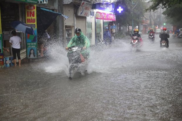 Miền Bắc mưa to đến rất to, cảnh báo ngập lụt trên các tuyến phố Hà Nội vào sáng nay - Ảnh 1.