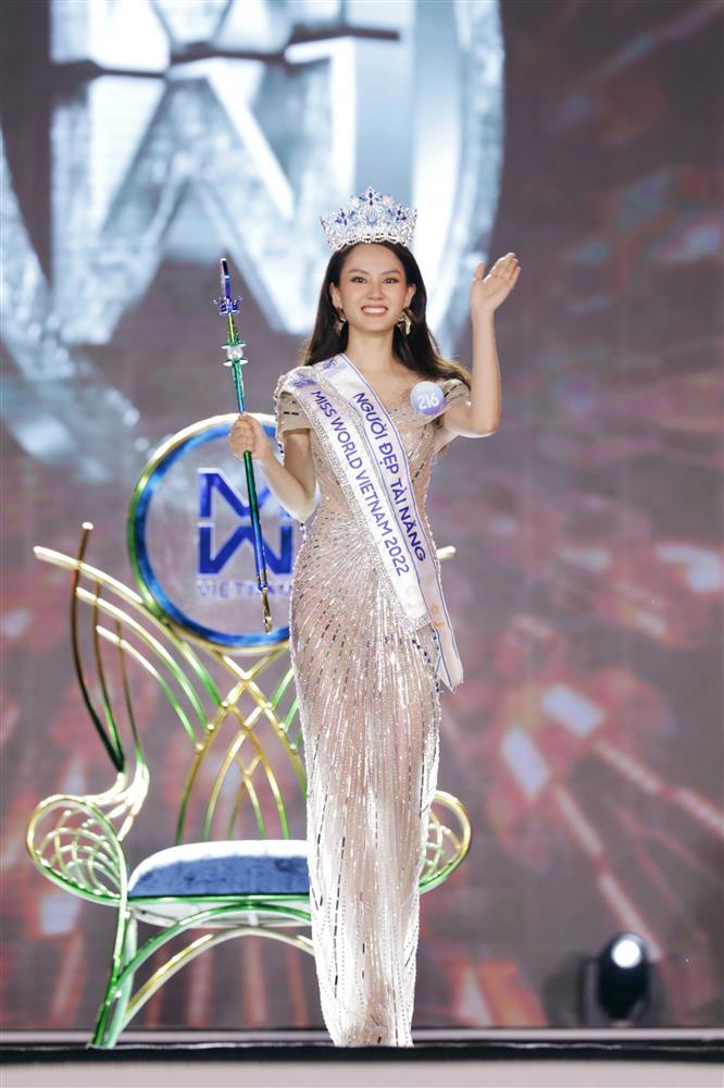 Dàn MC chung kết Miss World Vietnam 2022 mắc lỗi gây cười - Ảnh 1.
