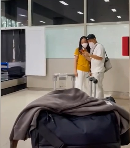 Th&ecirc;m một trường hợp du kh&aacute;ch leo l&ecirc;n băng chuyền để quay TikTok - Ảnh 2.