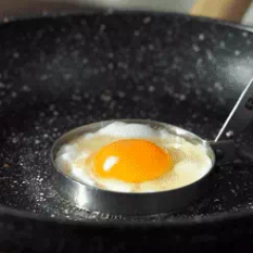 20 phút chế biến, tốn 15.000đ có ngay món ăn lạ miệng với trứng xốt chua ngọt ngon miệng đẹp mắt như đầu bếp chuyên nghiệp - Ảnh 1.