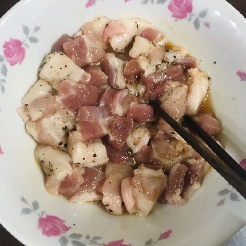Món thịt kho tiêu dân dã làm theo cách này càng thơm ngon đẹp mắt, chinh phục cả 'cái dạ dày khó tính' nhất
- Ảnh 5. Món thịt kho tiêu dân dã làm theo cách này càng thơm ngon đẹp mắt, chinh phục cả 'cái dạ dày khó tính' nhất
- Ảnh 5.