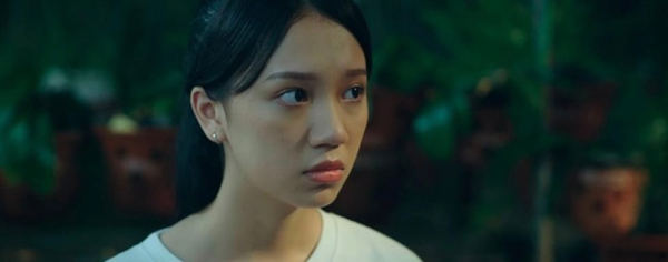 Thùy Dương - con gái NSƯT Đức Khuê trong phim &quot;Đấu trí&quot;: 19 tuổi đã đóng vai khó, đời thực cực kín tiếng - Ảnh 2.