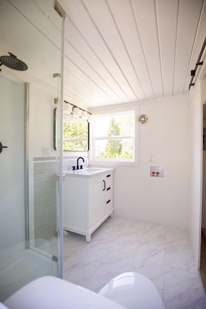Căn nhà rộng chưa đến 20m² nhưng có thiết kế tiện nghi đến bất ngờ - Ảnh 18. Căn nhà rộng chưa đến 20m² nhưng có thiết kế tiện nghi đến bất ngờ - Ảnh 18.