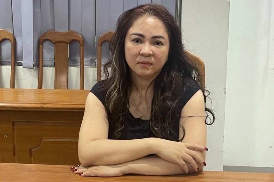 Tiếp tục tạm giam bà Nguyễn Phương Hằng - Ảnh 1.