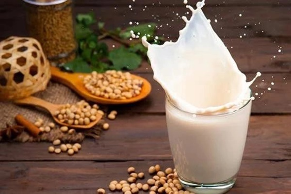 Sữa đậu nành ‘ngon - bổ - rẻ’ nhưng uống sai cách dễ gây ngộ độc, thậm chí 'rước họa vào thân' - Ảnh 3.