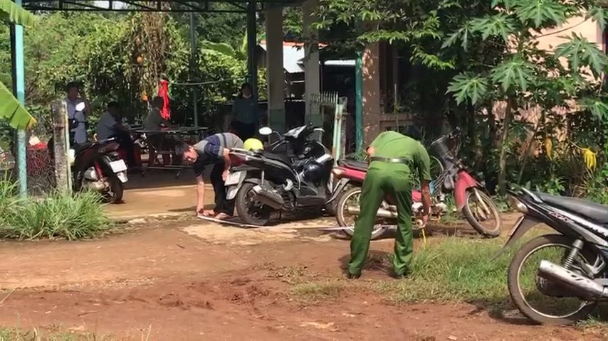 Đang hát karaoke, nam thanh niên ngã nhào rồi chết - Ảnh 1. Đang hát karaoke, nam thanh niên ngã nhào rồi chết - Ảnh 1.