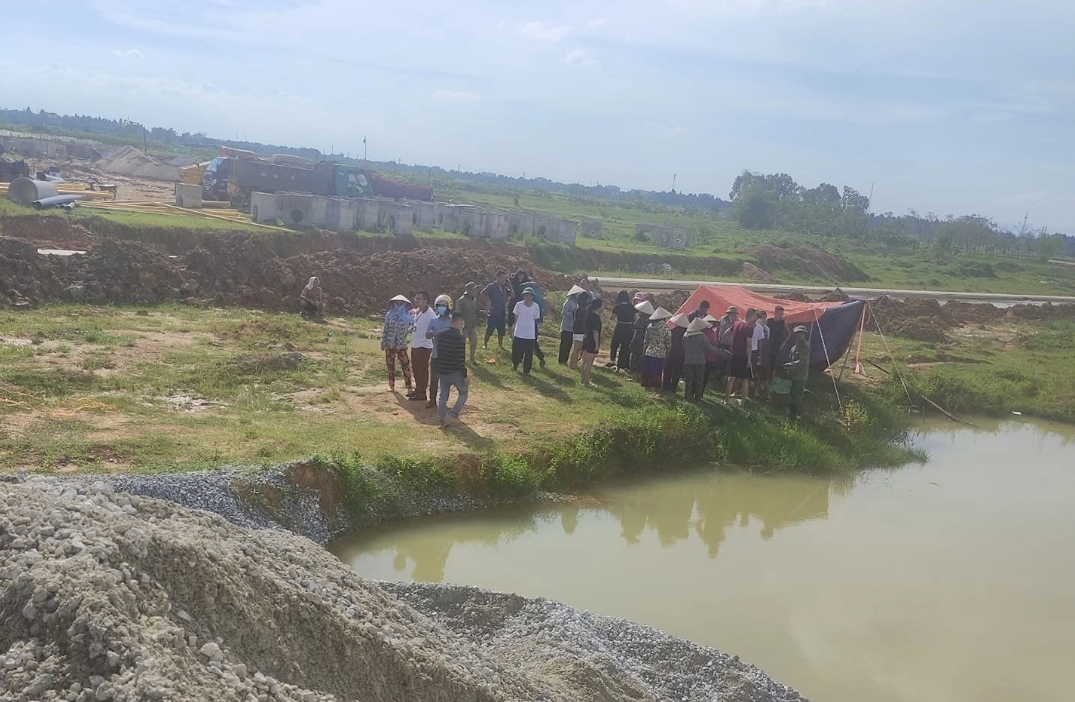 3 học sinh tử vong do đuối nước tại dự án Nam Vĩnh Yên - Ảnh 1.