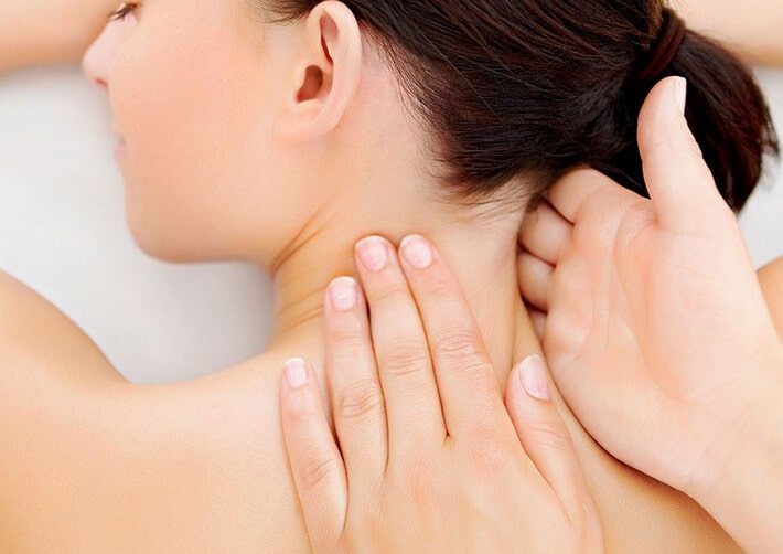 Ngoài cúi đầu xem điện thoại, thường xuyên làm 3 việc này cũng dễ bị thoái hóa đốt sống cổ - Ảnh 3. Ngoài cúi đầu xem điện thoại, thường xuyên làm 3 việc này cũng dễ bị thoái hóa đốt sống cổ - Ảnh 3.