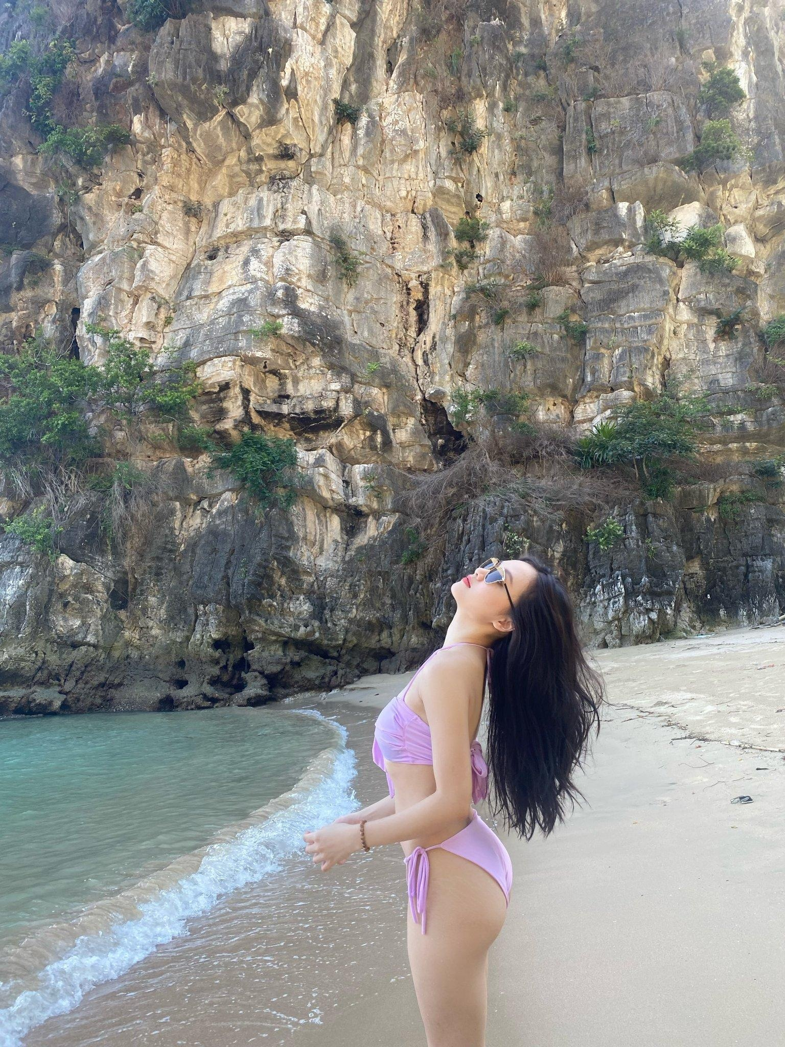 Bạn gái Đoàn Văn Hậu, Nhâm Mạnh Dũng lộ nhan sắc thật với bikini - Ảnh 8.