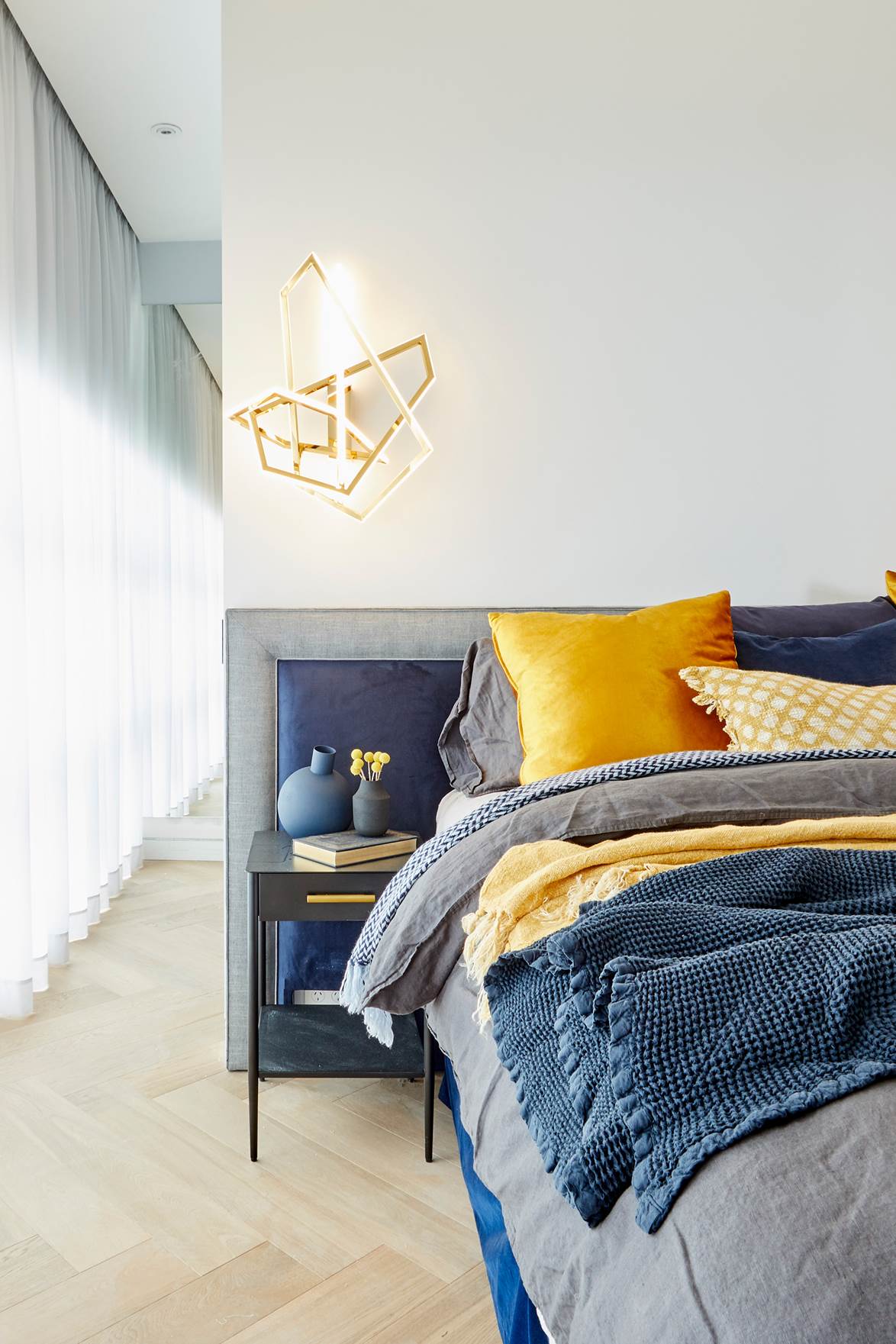 12 ý tưởng giúp có được căn phòng ngủ đẹp ngang tầm thiết kế từ chuyên gia - Ảnh 8. 12 ý tưởng giúp có được căn phòng ngủ đẹp ngang tầm thiết kế từ chuyên gia - Ảnh 8.