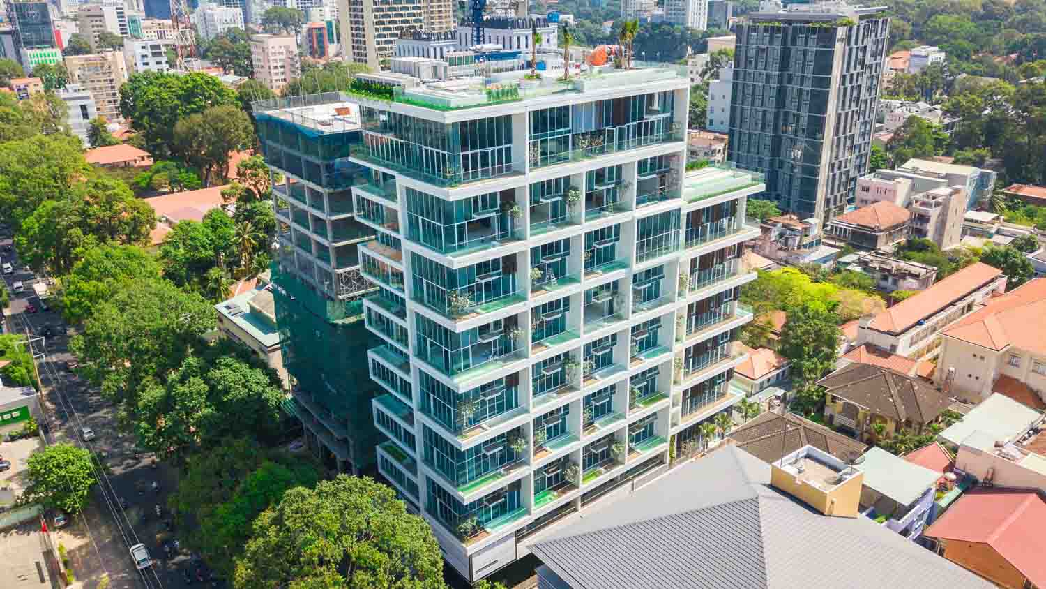 'Đột nhập' căn penthouse 101 tỷ ngay trung tâm Sài Gòn, tập làm người có tiền lại vừa là hàng xóm Chi Pu - Ảnh 2.