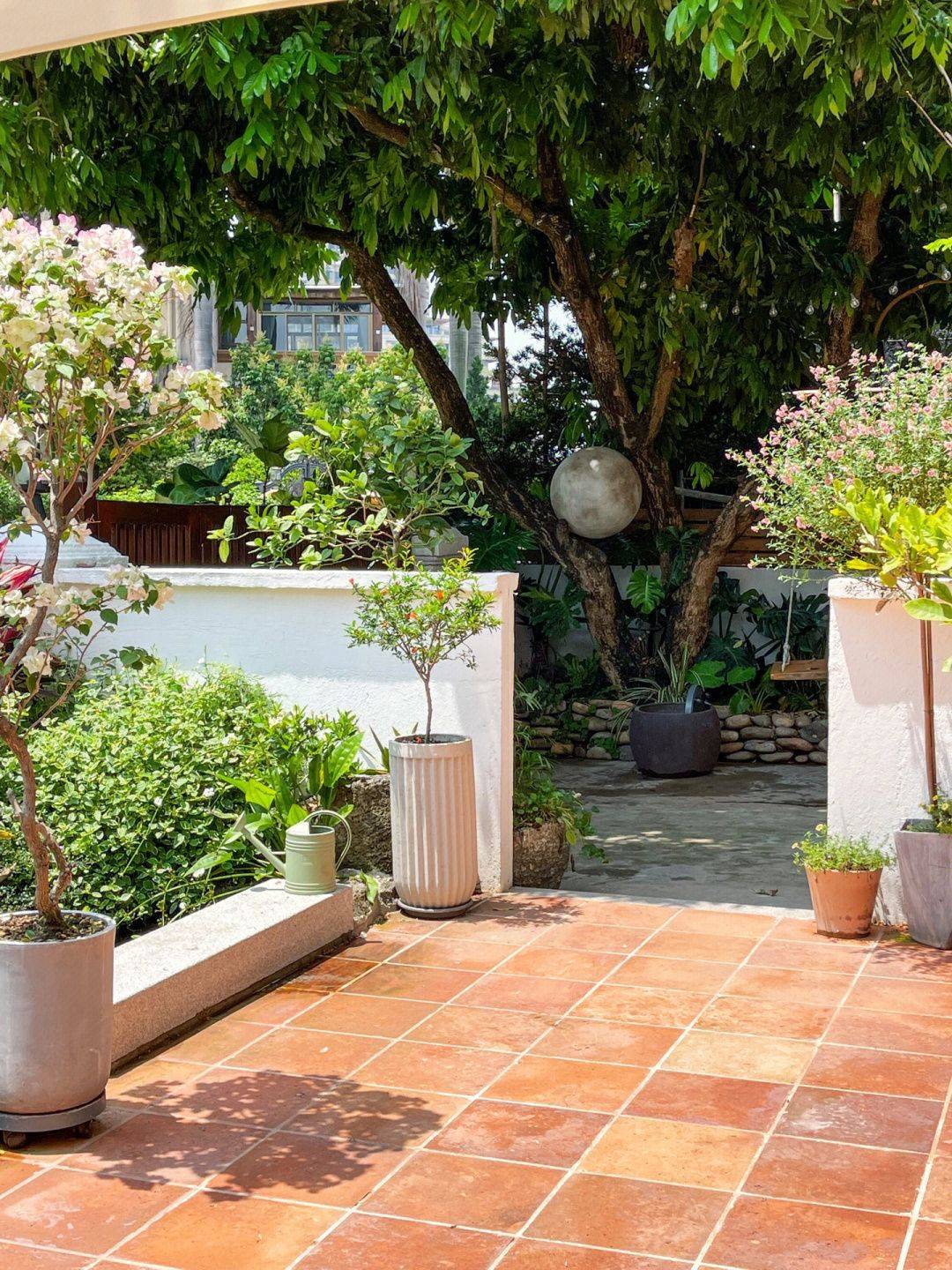 Khoảng sân rộng 170m2 biến thành khu vườn sinh thái tự nhiên, đầy sức sống - Ảnh 6.