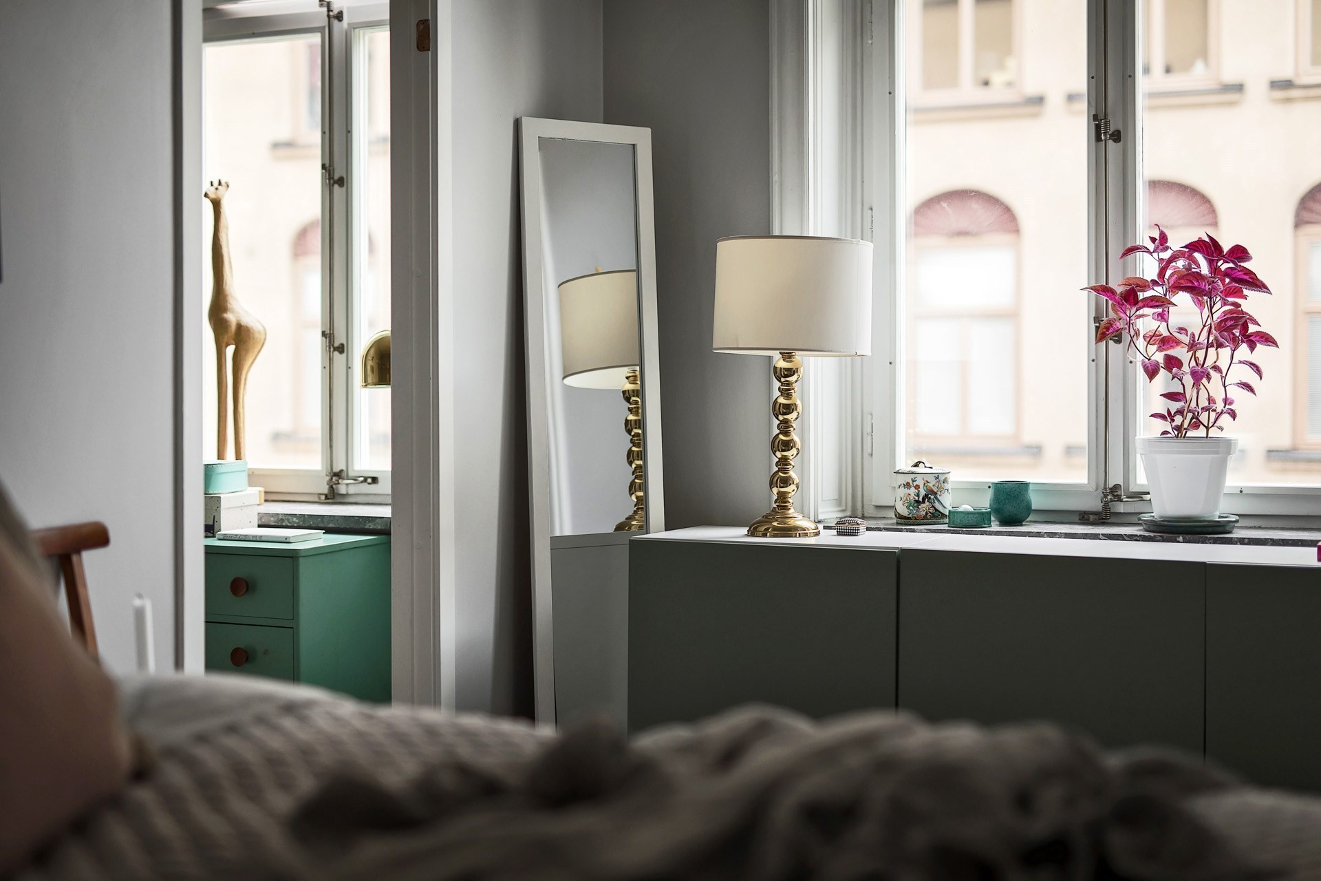 Căn hộ rộng 86m² được tận dụng tối ưu từng góc nhỏ - Ảnh 16. Căn hộ rộng 86m² được tận dụng tối ưu từng góc nhỏ - Ảnh 16.