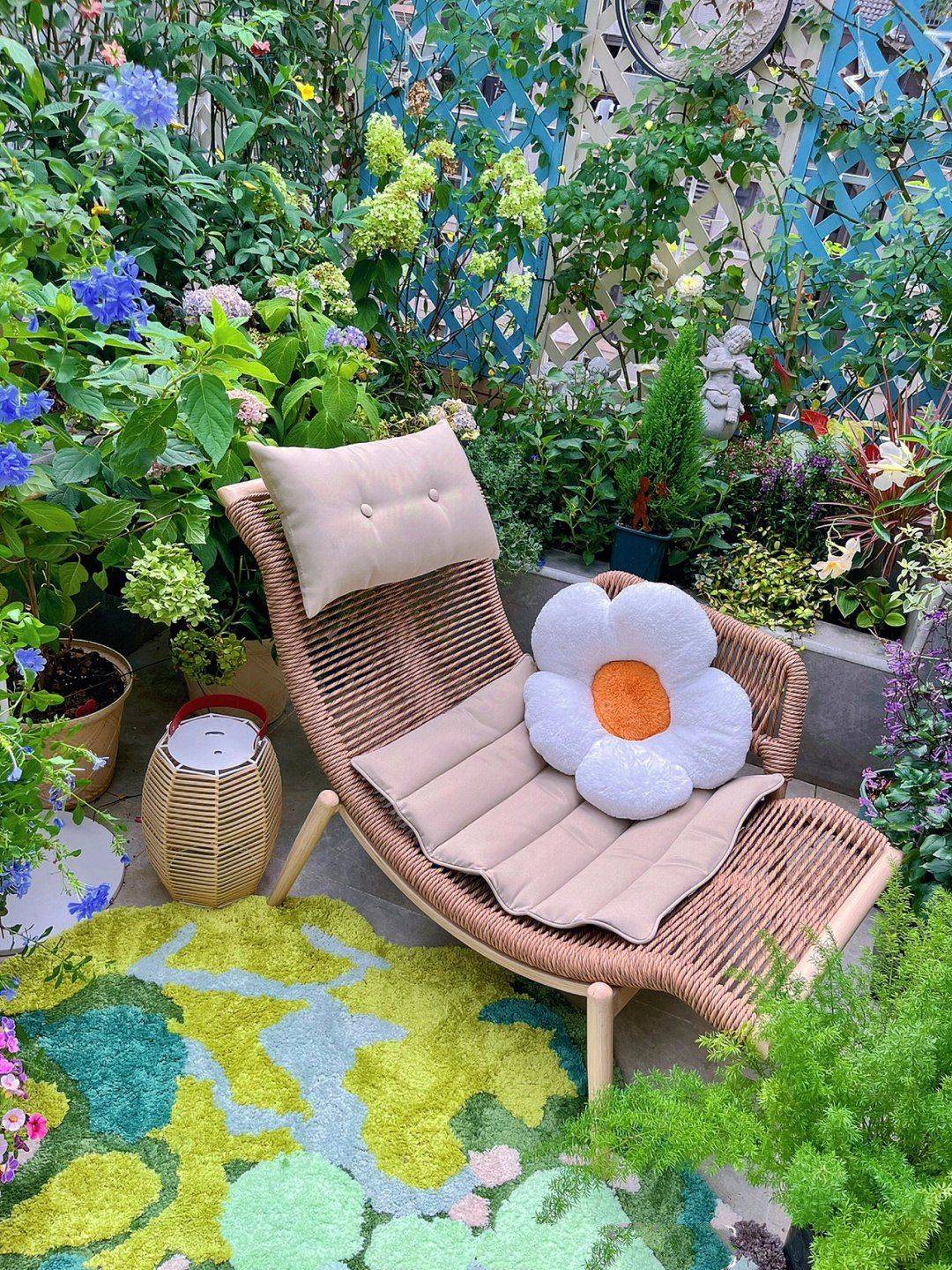 Chỉ tốn 5 tháng, sân thượng 30m² biến thành khu vườn phủ kín hoa tươi vô cùng lãng mạn - Ảnh 2. Chỉ tốn 5 tháng, sân thượng 30m² biến thành khu vườn phủ kín hoa tươi vô cùng lãng mạn - Ảnh 2.