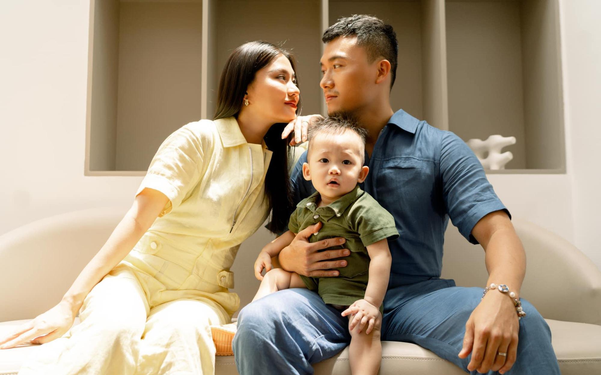 'Nam thần' Xu&acirc;n Ph&uacute;c v&agrave;o vai trinh s&aacute;t, vướng chuyện t&igrave;nh tay ba tr&ecirc;n phim giờ v&agrave;ng - Ảnh 9.