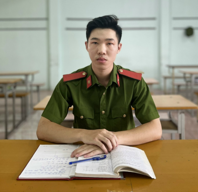 Người lính cứu hỏa quả cảm trong kí ức của bạn đồng môn - Ảnh 11. Người lính cứu hỏa quả cảm trong kí ức của bạn đồng môn - Ảnh 11.