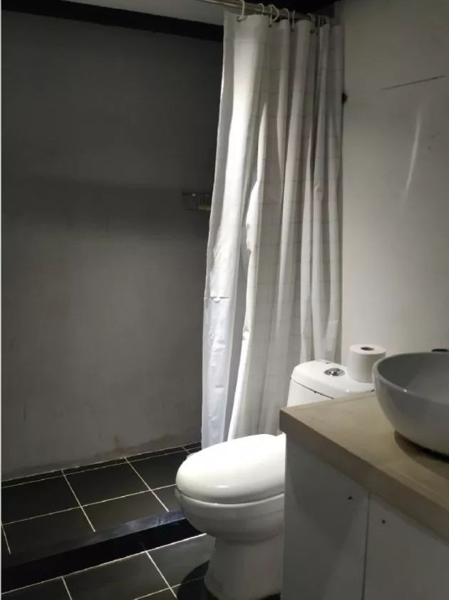 Phòng ngủ 26m2 cũ kỹ, tẻ nhạt biến thành không gian sống đáng yêu theo phong cách Maroc của cô gái trẻ - Ảnh 8. Phòng ngủ 26m2 cũ kỹ, tẻ nhạt biến thành không gian sống đáng yêu theo phong cách Maroc của cô gái trẻ - Ảnh 8.