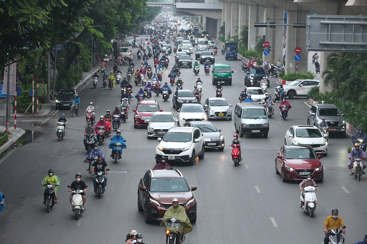 Đường Nguyễn Trãi ra sao trong ngày đầu phân làn tách riêng ô tô, xe máy - Ảnh 11.