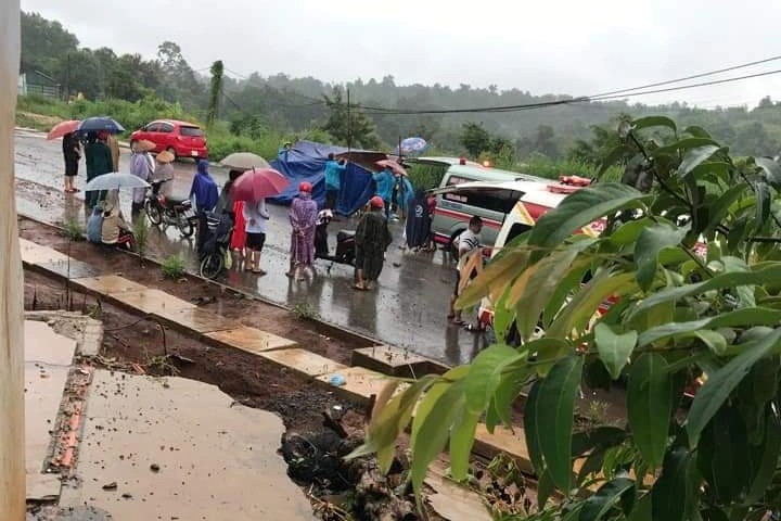 Đi thăm em gái, cụ bà 71 tuổi bị lũ cuốn tử vong - Ảnh 2. Đi thăm em gái, cụ bà 71 tuổi bị lũ cuốn tử vong - Ảnh 2.