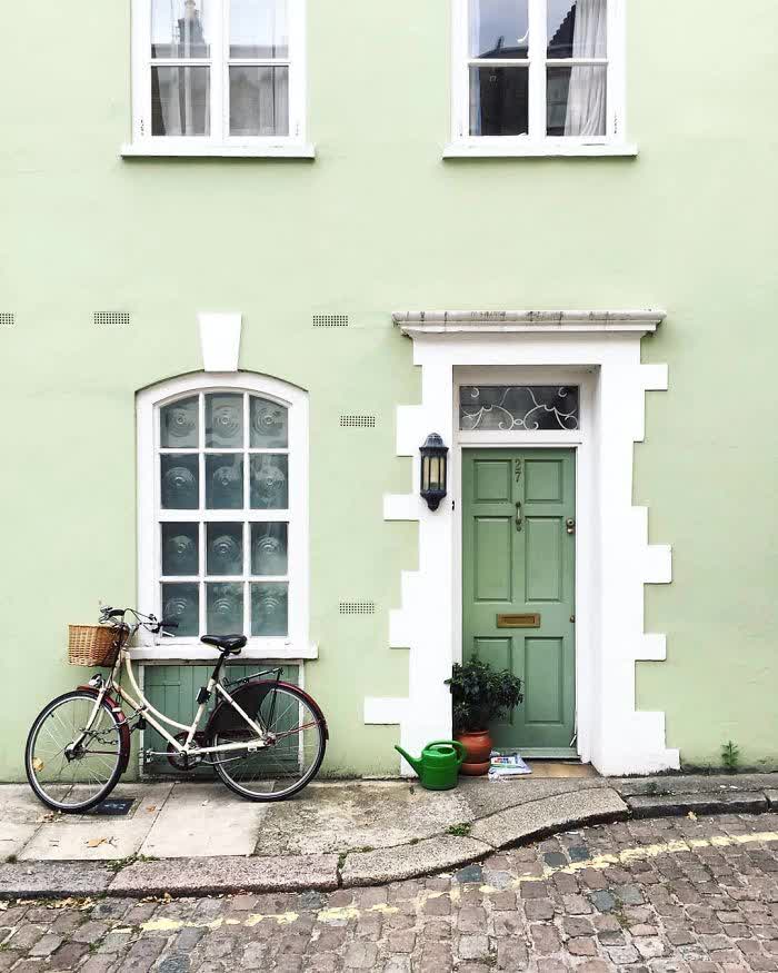 ful-front-doors-photography-london-bella-foxwell-58-5c36fa528182a700-166303704812234677745-1663045591531-16630455916301767642142-1663117795998-16631177961621479809674.jpg