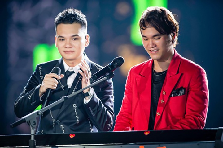 Những cặp anh em ruột nổi tiếng 'tung hoành' showbiz Việt - Ảnh 3. Những cặp anh em ruột nổi tiếng 'tung hoành' showbiz Việt - Ảnh 3.