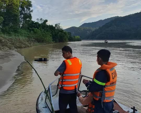 Nam sinh lớp 11 mất tích: Phát hiện thi thể cách nơi tìm thấy đồ cá nhân 15 km - Ảnh 1.