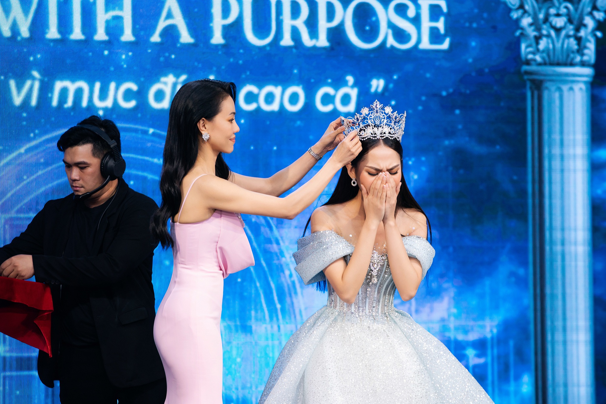 Vừa đấu giá được 3 tỷ đồng, Hoa hậu Mai Phương bỗng nhận lại vương miện - Ảnh 3.
