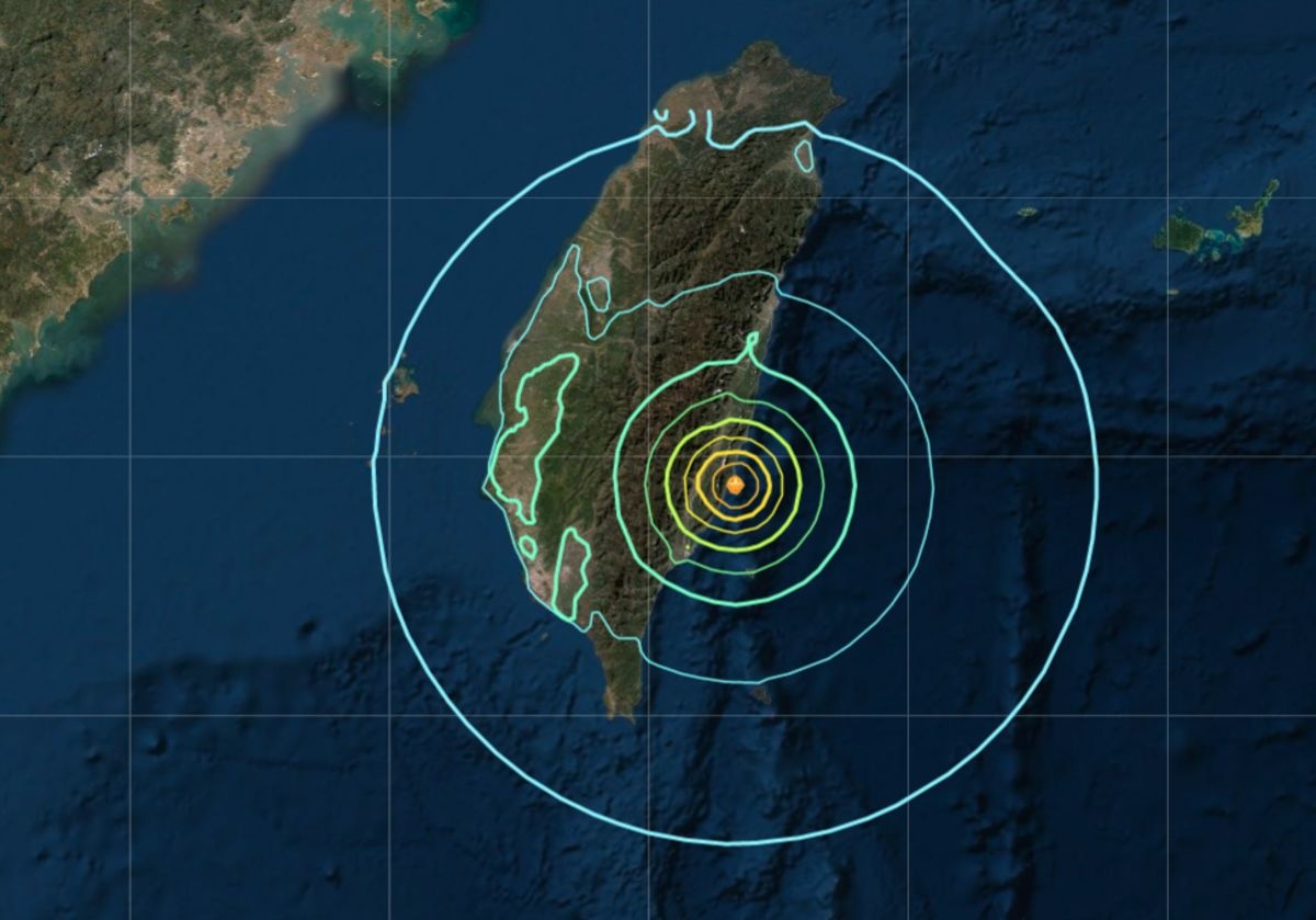Động đất mạnh tại Đài Loan, Nhật Bản phát cảnh báo sóng thần - Ảnh 1.
