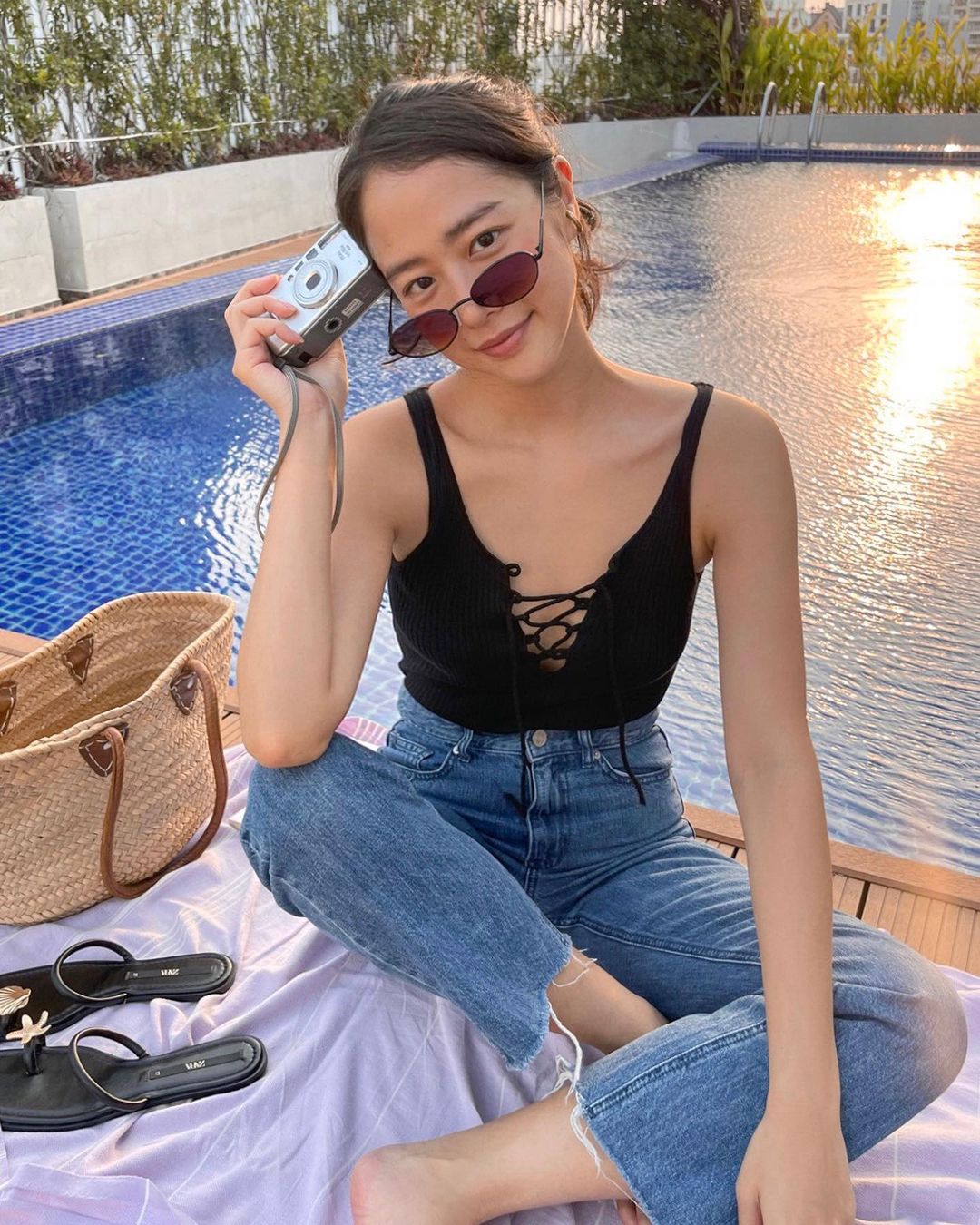 &quot;Nàng thơ&quot; của Đen Vâu chi 1/4 thu nhập để thuê căn hộ ở khu Thảo Điền - Ảnh 1.
