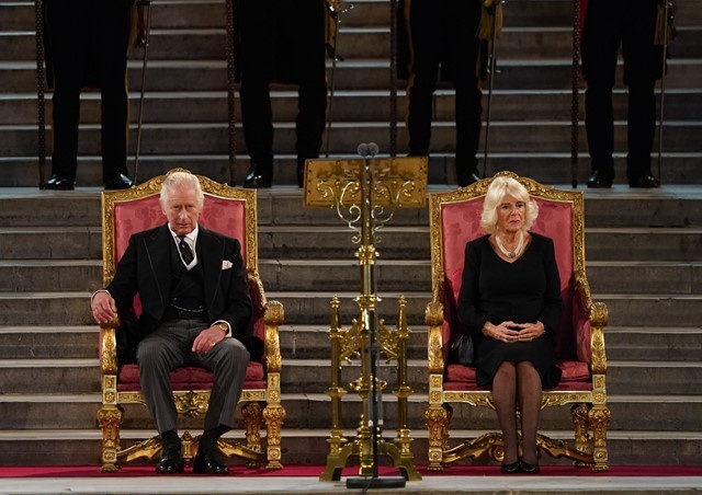 Hoàng hậu Camilla chia sẻ điều đáng nhớ nhất về nữ hoàng - Ảnh 1.