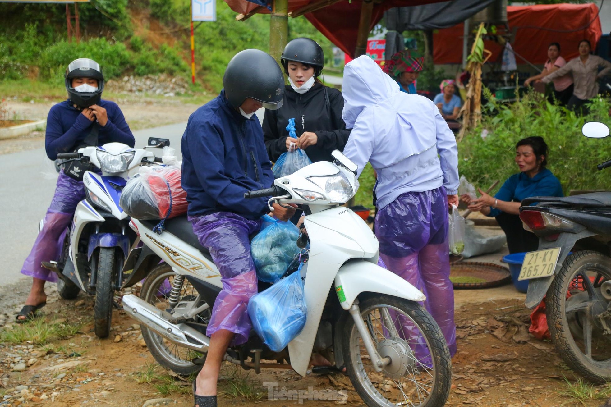 Xem cách làm cốm Tú Lệ của đồng bào Thái - Ảnh 10.