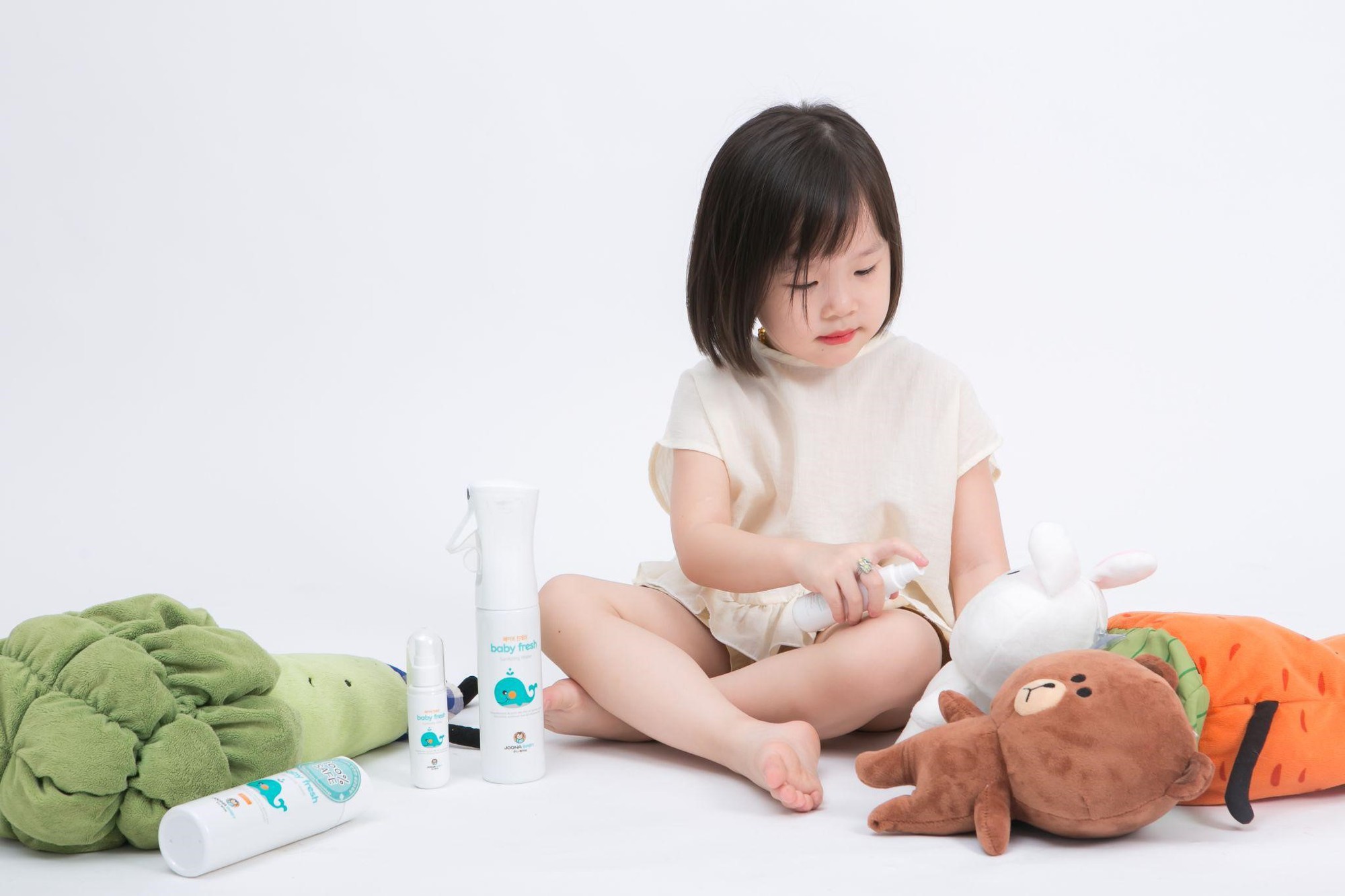 Bạn luôn lo lắng về vệ sinh cho trẻ nhỏ của mình? Hãy để xịt khuẩn Baby Fresh giúp bạn giải quyết tất cả vấn đề đó. Xem thêm hình ảnh về sản phẩm để biết thêm thông tin nhé!