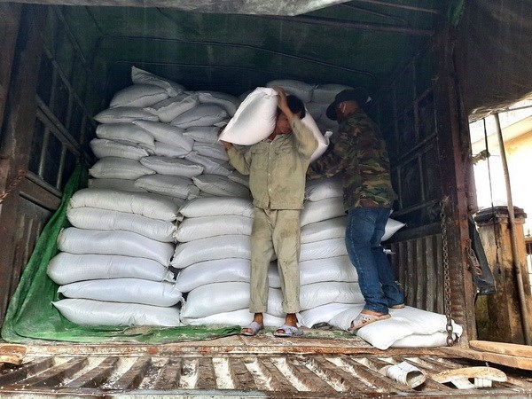 Trưởng thôn “ăn chặn” gần 5 tấn gạo của dân để nấu rượu - Ảnh 1.