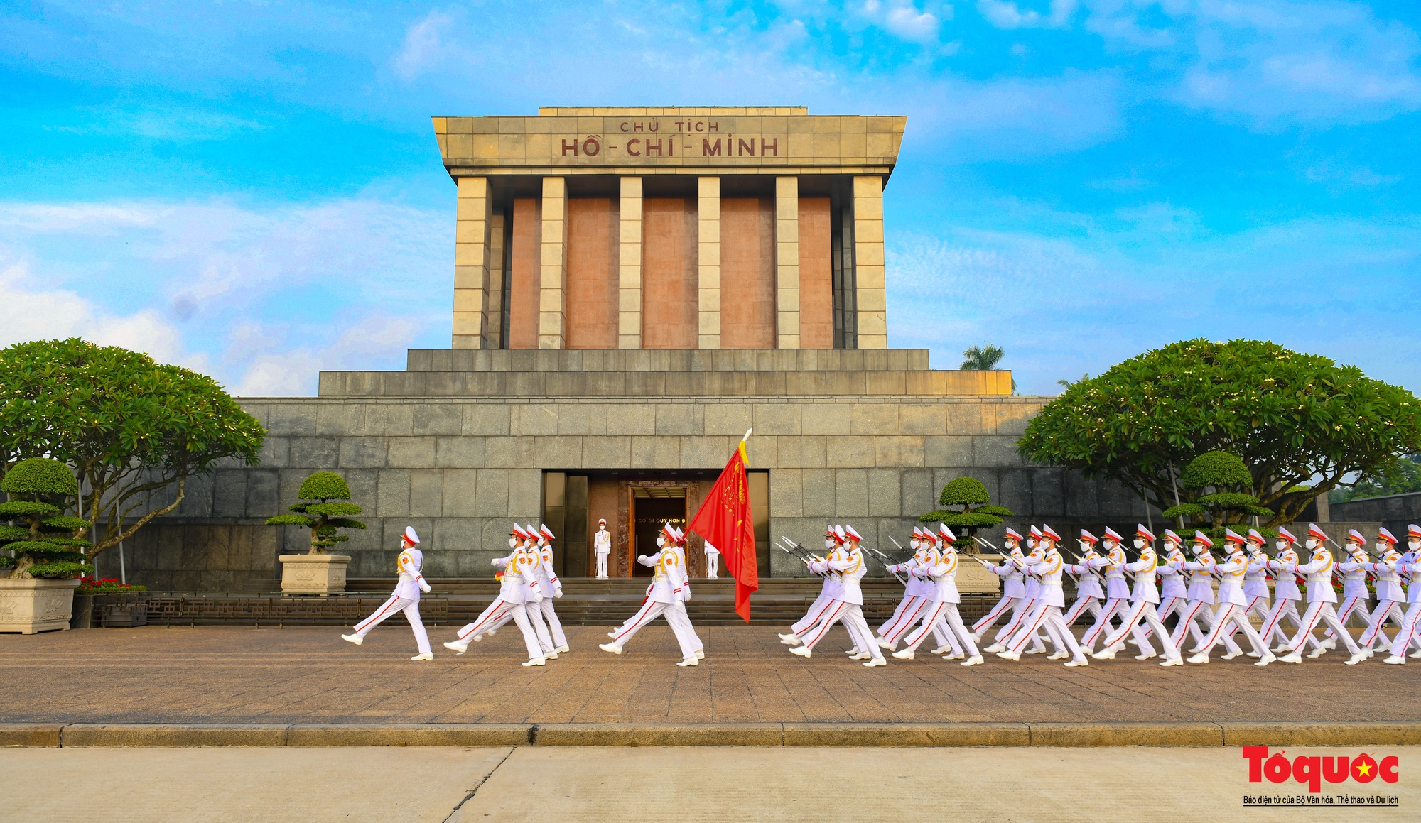 Thiêng liêng nghi Lễ thượng cờ tại Quảng Trường Ba Đình những ngày tháng 9 lịch sử - Ảnh 17.