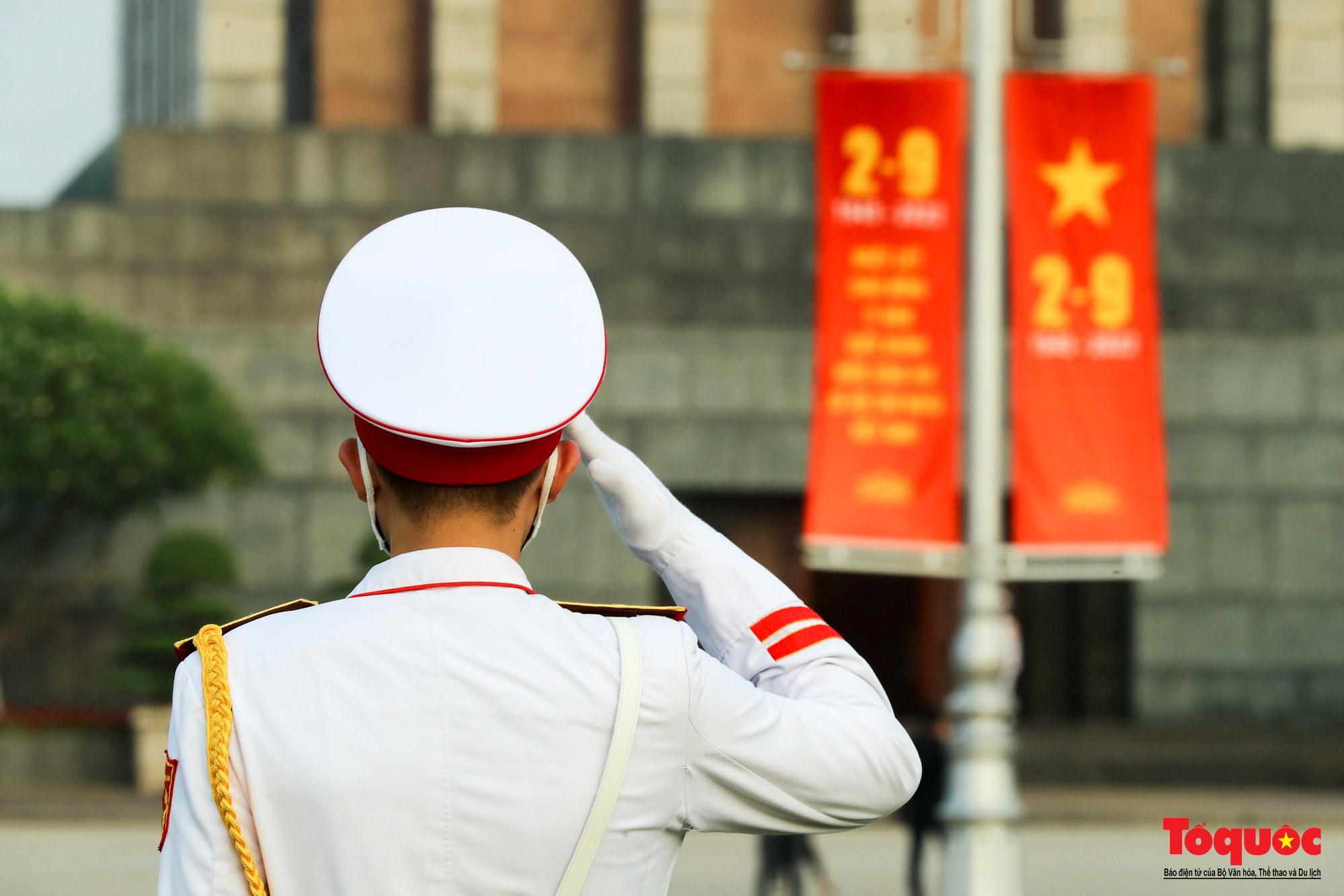 Thiêng liêng nghi Lễ thượng cờ tại Quảng Trường Ba Đình những ngày tháng 9 lịch sử - Ảnh 15.