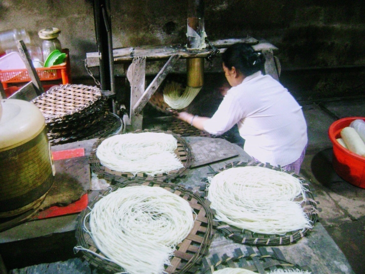 Món bánh dây đặc sản Bồng Sơn: Trông dân dã mà đã ăn là không thể dừng đũa - Ảnh 3.