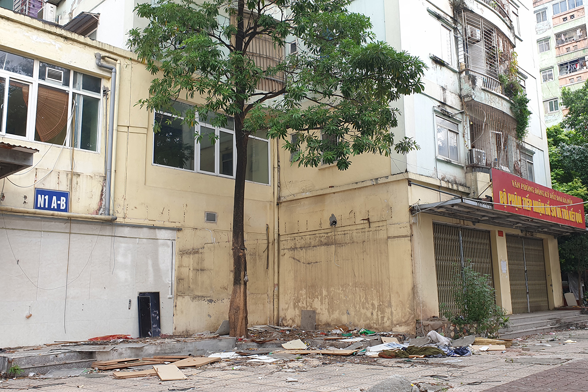 Diện mạo thê thảm của những khu nhà tái định cư tại Hà Nội - Ảnh 6.