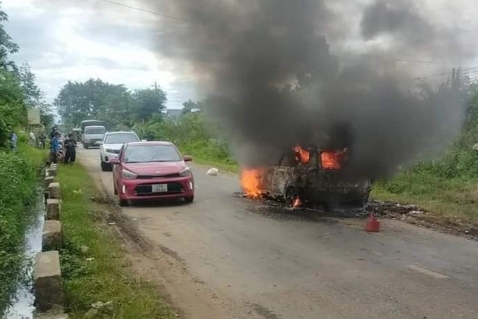 Nối d&acirc;y điện thử phao xăng, thợ sửa thi&ecirc;u rụi cả chiếc &ocirc; t&ocirc; - Ảnh 1.