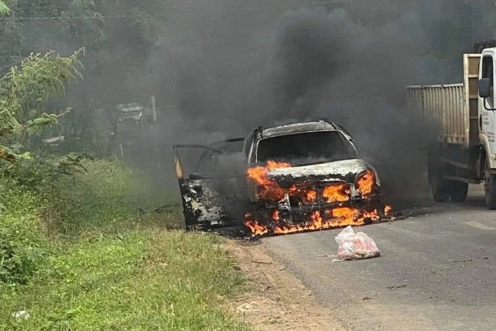 Nối d&acirc;y điện thử phao xăng, thợ sửa thi&ecirc;u rụi cả chiếc &ocirc; t&ocirc; - Ảnh 2.