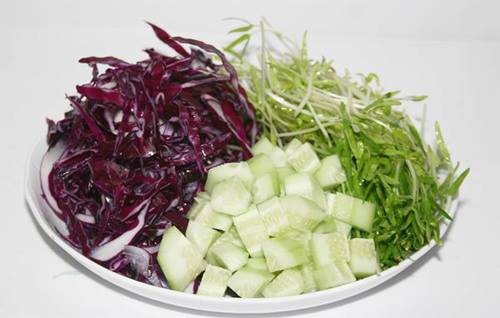 Mê tít thủ tục salad rau xanh búp giản dị, ko đắng, vừa thơm vừa ngon chớ căn vặn luôn luôn của Tiến sĩ nông nghiệp Lê Thủy  - Hình ảnh 8.