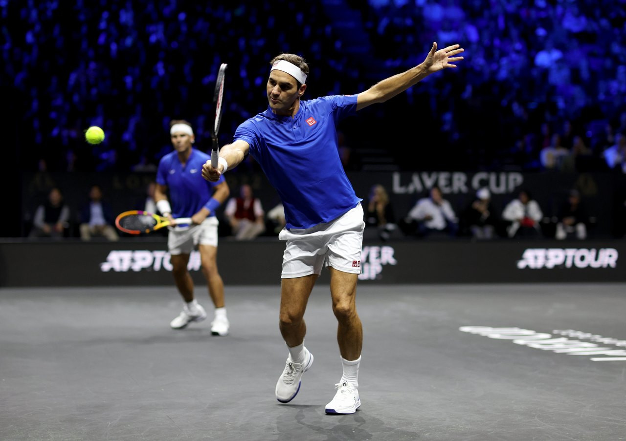 Roger Federer khóc nức nở ngày giã từ sự nghiệp - Ảnh 1.