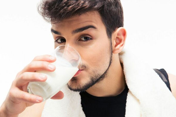 Nam giới có nên uống nhiều sữa đậu nành? - Ảnh 2.
