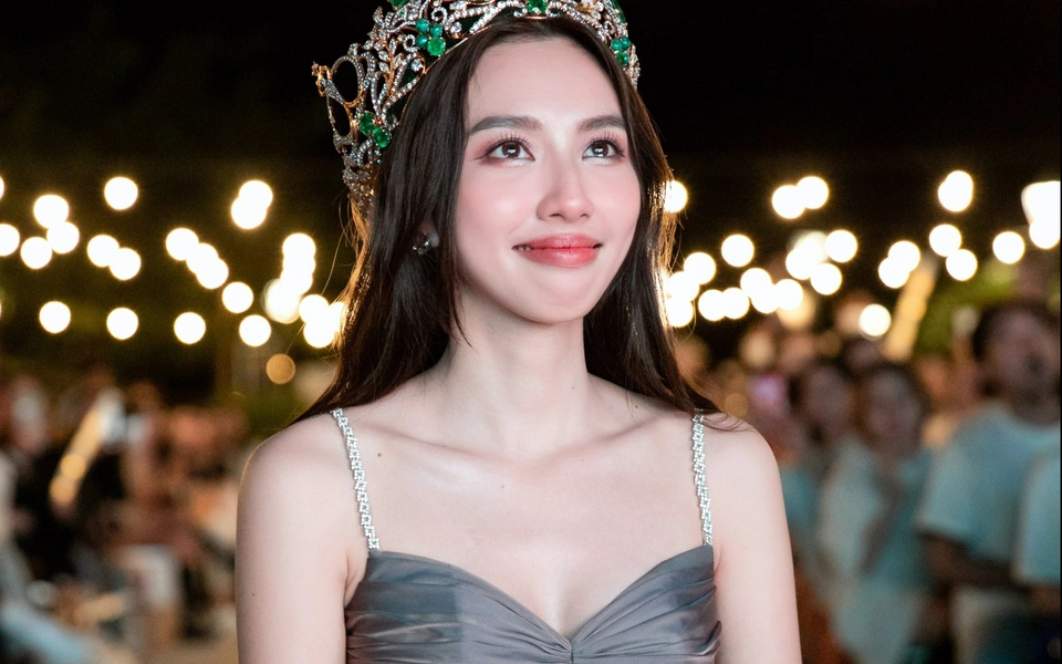 Phát ngôn về chuyện lấy chồng của Hoa hậu Thùy Tiên gây tranh luận - Ảnh 2.