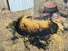 Không có bếp củi ủ trấu nhưng vẫn làm được món cá rô đồng kho khế ngon chuẩn nhất cho ngày mưa bão  - Ảnh 5.