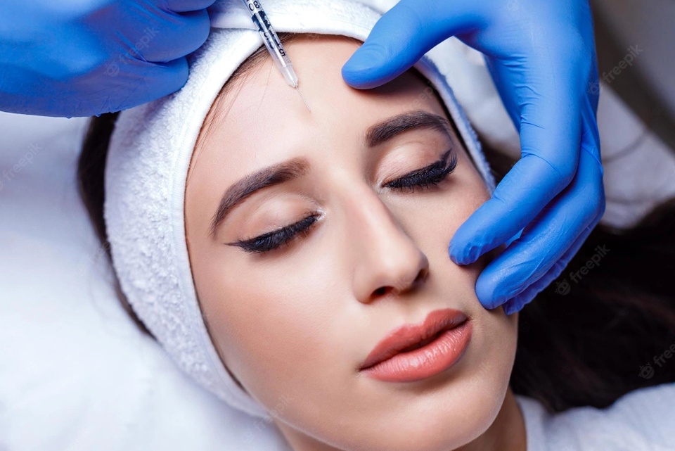 Tác hại tiềm ẩn khi 20 tuổi đã tiêm botox - Ảnh 2.