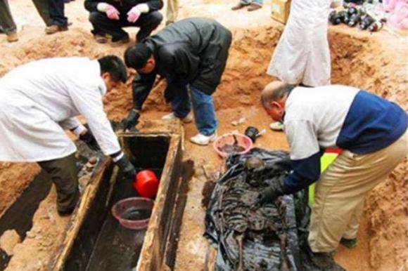 Hầm mộ nghìn năm tuổi được đào lên ở Giang Tây, 46 cô gái bị chôn vùi 'trần như nhộng' khiến giới chuyên môn khiếp sợ một thời - Ảnh 5.