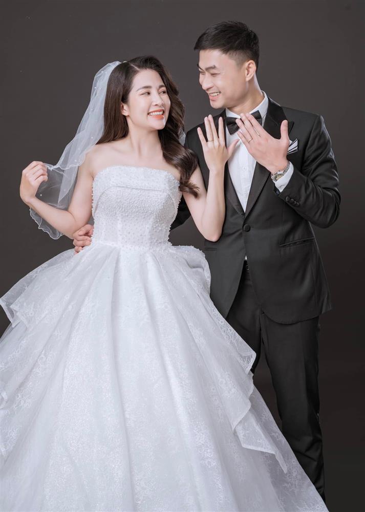Cuộc hôn nhân ngọt ngào của diễn viên Duy Hưng và bà xã 9X - Ảnh 5.