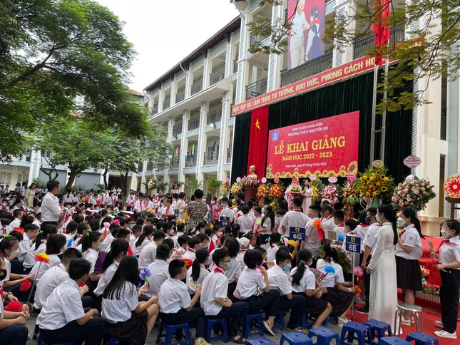 Sáng nay, 23 triệu học sinh hân hoan khai giảng năm học mới - Ảnh 1.